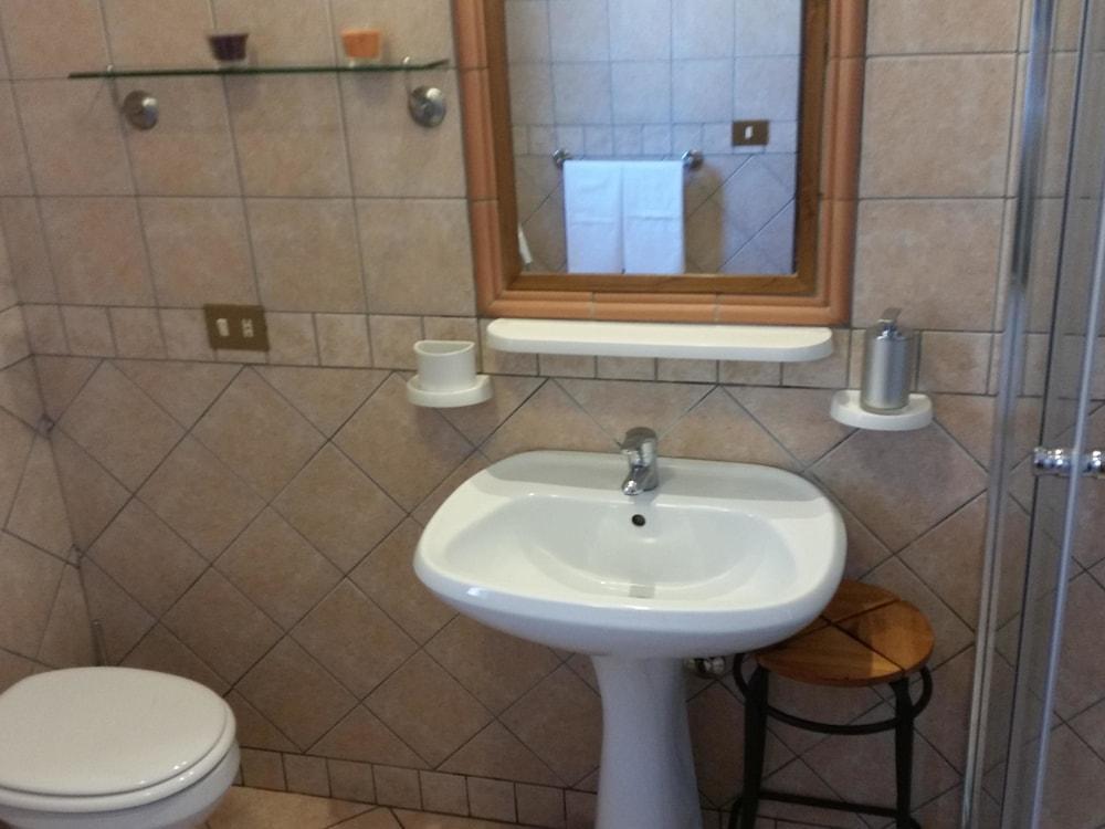 רומא Affittacamere Volusia House מראה חיצוני תמונה